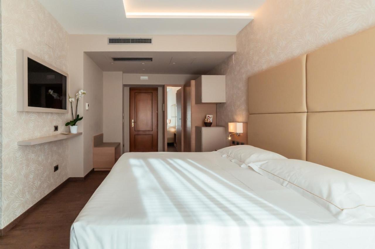 Continental Hotel 3*